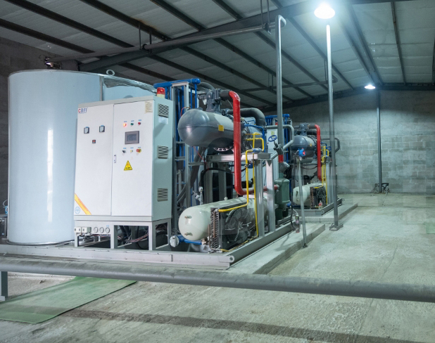 日產(chǎn)50噸的大型蒸發(fā)冷式塊冰機，價格會是幾十萬到上百萬元以上